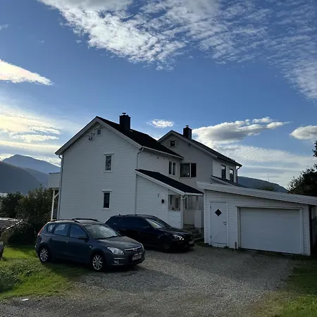 Vakantiehuis Hjem I Tromso